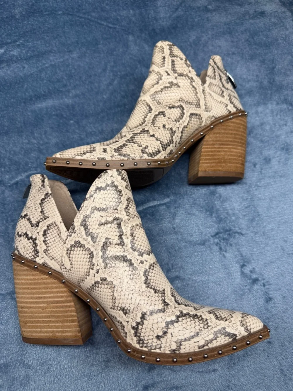 Steve Madden Beige Snake-Print Pointed Ankle Booties - Picture 3 of 7